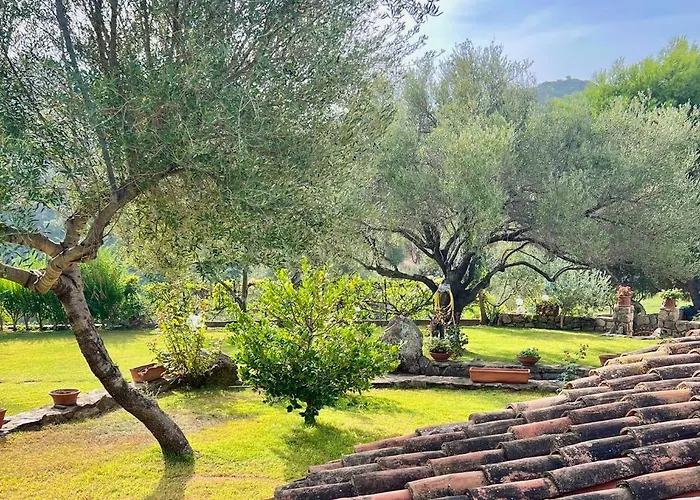 Villa Iss Travel, Li Funnesi House - With Private Garden, Air-condition And Two Bathrooms