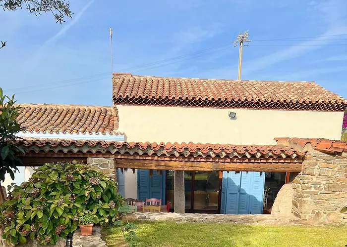 Iss Travel, Li Funnesi House - With Private Garden, Air-condition And Two Bathrooms Villa *