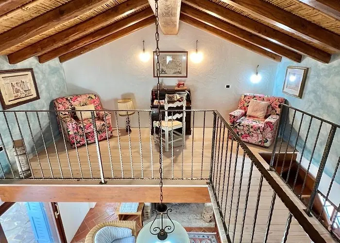 Iss Travel, Li Funnesi House - With Private Garden, Air-condition And Two Bathrooms *