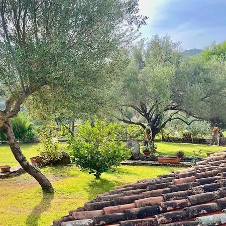Villa Iss Travel, Li Funnesi House - With Private Garden, Air-condition And Two Bathrooms