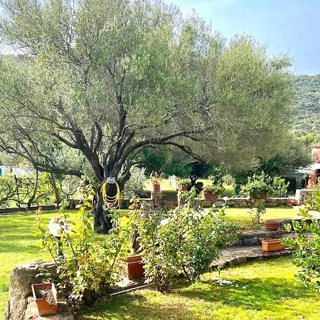 Iss Travel, Li Funnesi House - With Private Garden, Air-condition And Two Bathrooms Villa