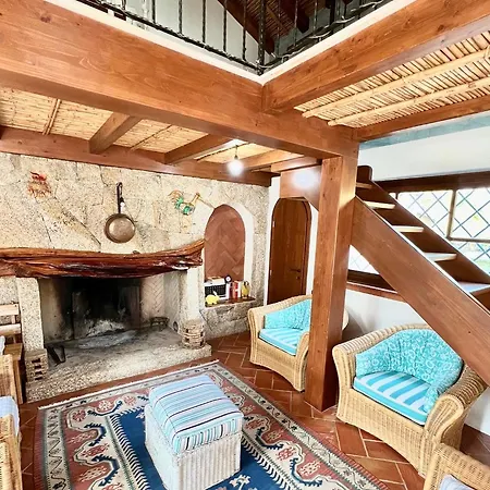 Iss Travel, Li Funnesi House - With Private Garden, Air-condition And Two Bathrooms