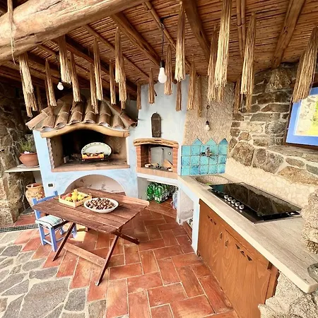 Villa Iss Travel, Li Funnesi House - With Private Garden, Air-condition And Two Bathrooms *
